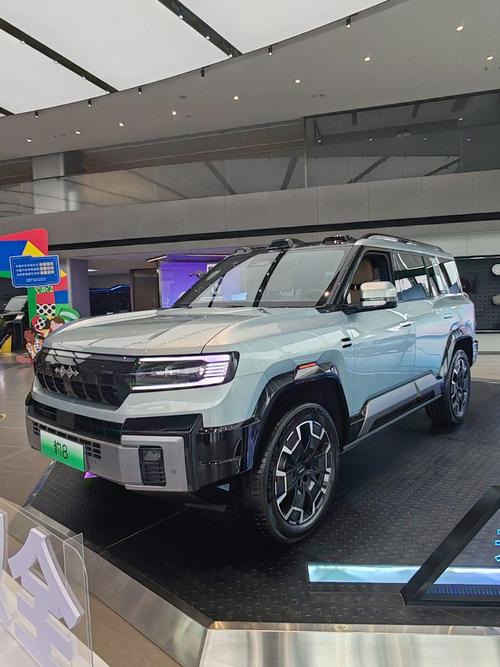 重庆5比亚迪方程豹硬派越野的爆款，英菲尼迪35周年与你共成长